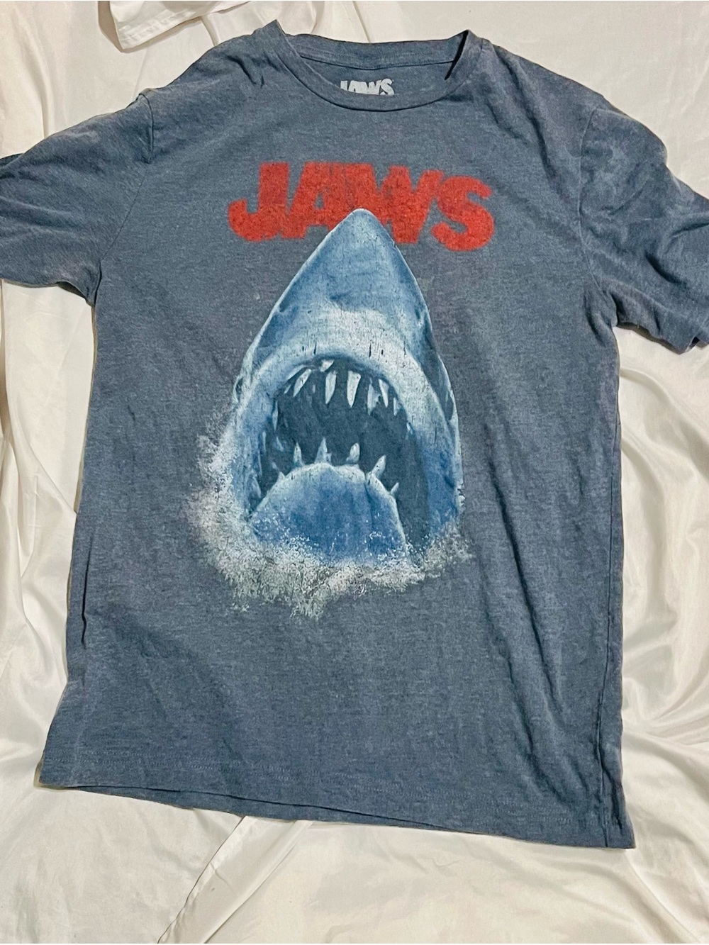 Universal JAWS Graphic Tee in Blue and Red Men’s S